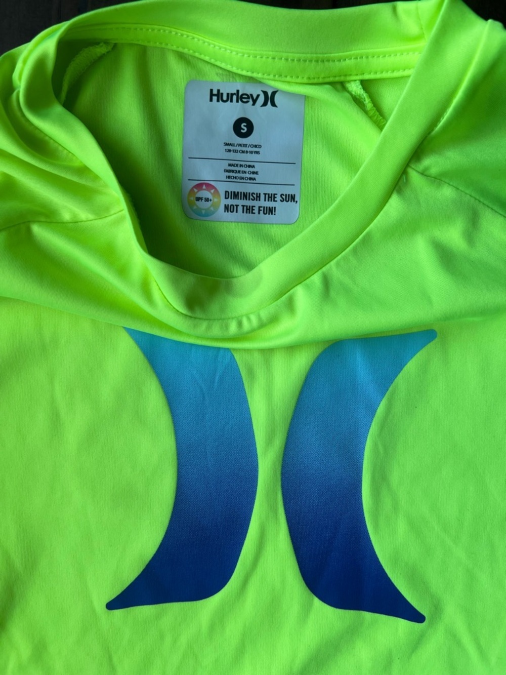 Hurley Neon Yellow-Green Swim/Beach Shirt - Picture 3 of 3
